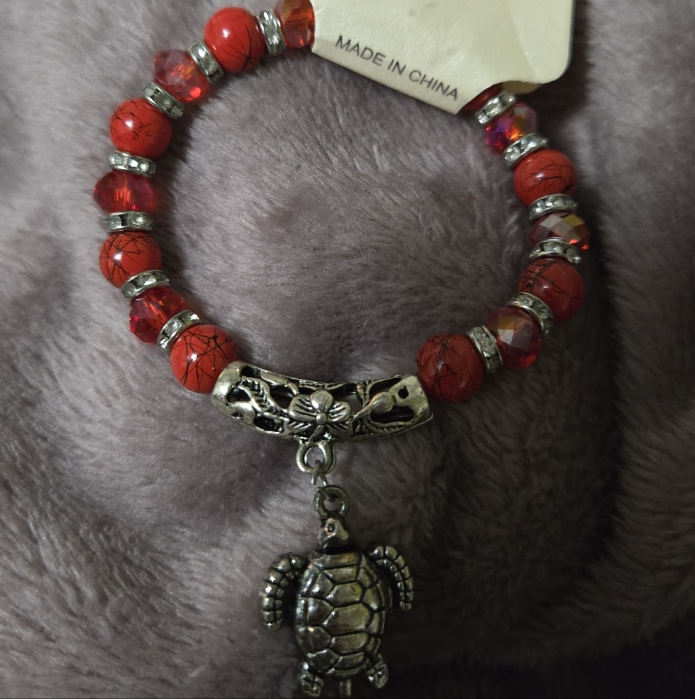 4 Bracelets For $5, Elastic, Pics With Flash And Without - Picture 5 of 9